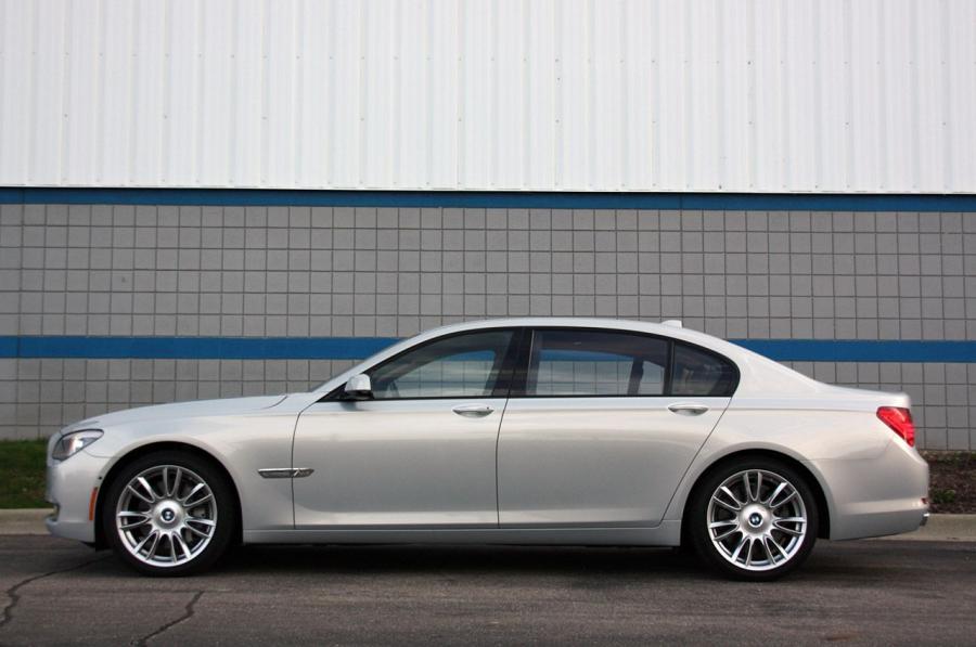  BMW 760iL 2010 года  (фото 37 из 71)